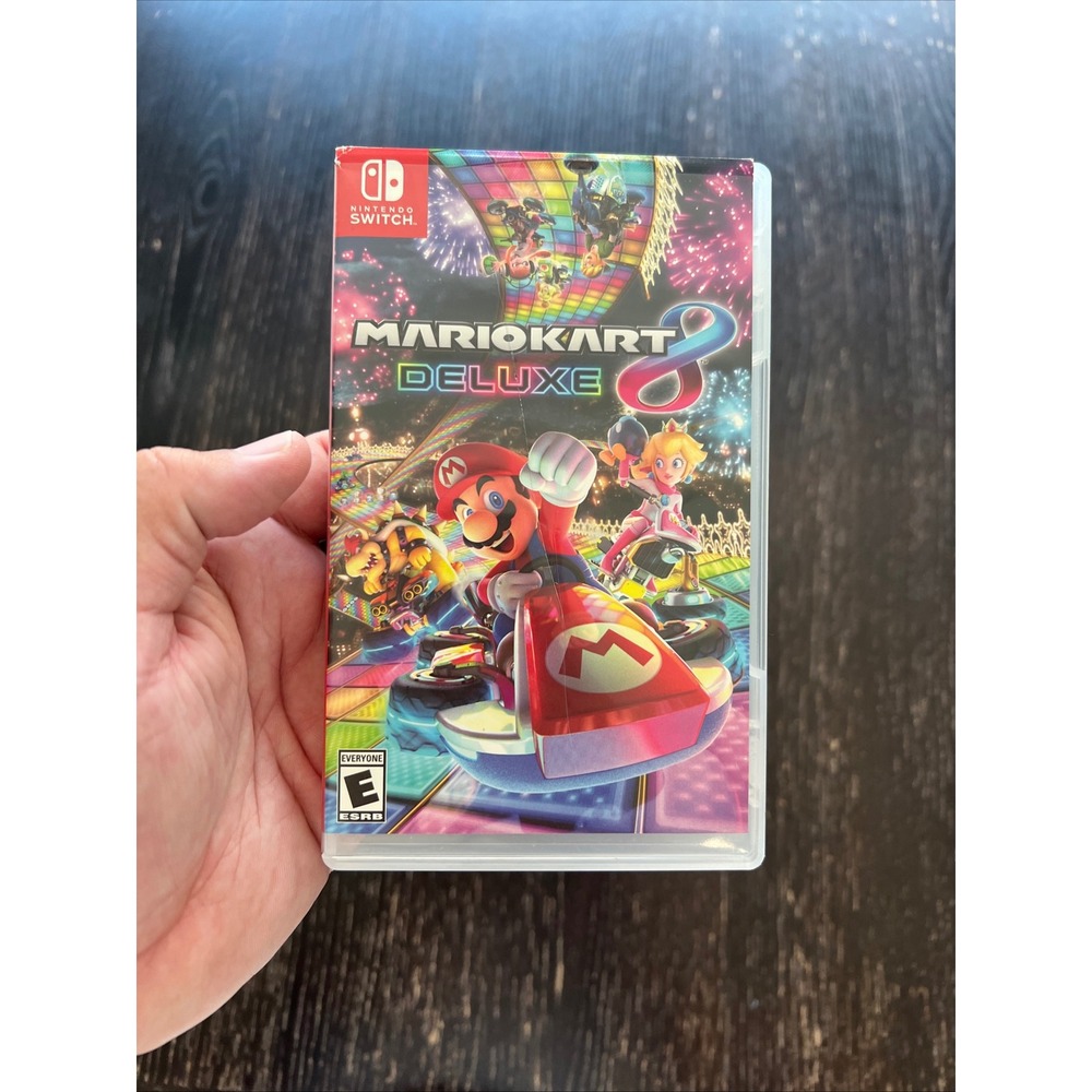 Mario Kart 8 Deluxe Nintendo Switch Game HAC P AABPA USA Complete with Case